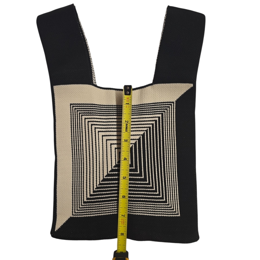 Cream and Black Geometric Clutch with Wristlet - Picture 5 of 6